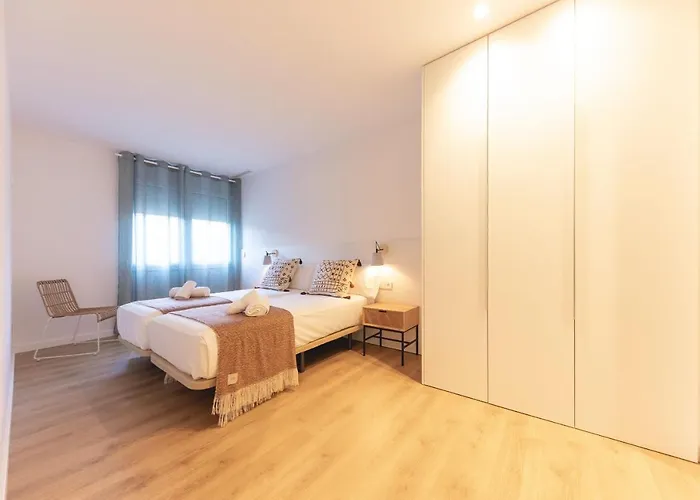 Bravissimo Afra, 2-bedroom Apartman Girona