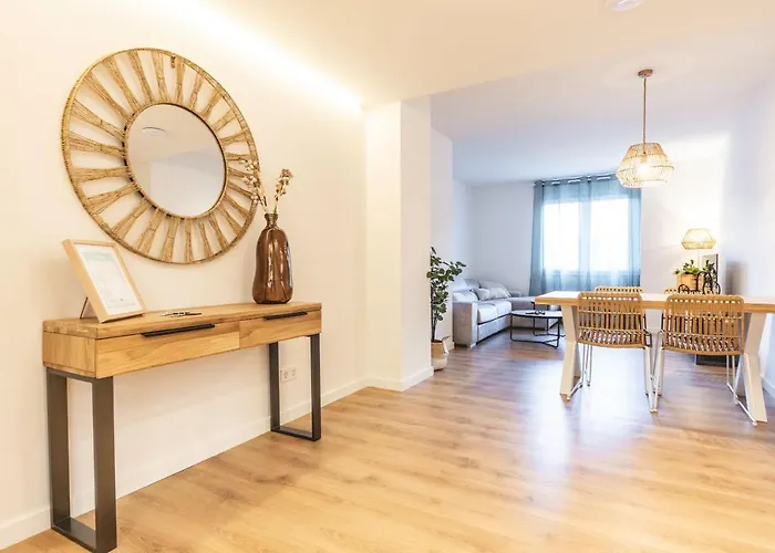 Bravissimo Afra, 2-bedroom Apartman Girona